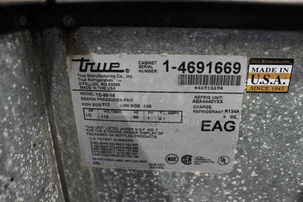 True TD-60-18 Stainless Steel Commercial Back Bar Bottle Cooler w/ 2 Sliding Lids. 115 Volts, 1 Phase. Tested and Working! - Image 5 of 5