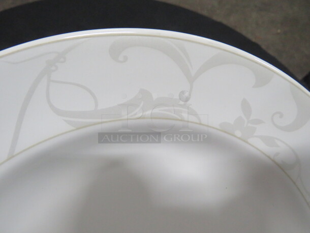 Beautiful 10 Inch Steelite Dinner Plate. 10XBID. - Image 2 of 3