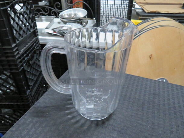 Carlisle 48oz Clear Poly Pitcher. 4XBID