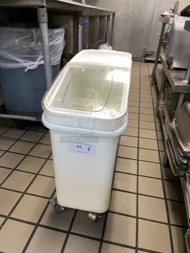 Clean! Baker's Mark 21 Gallon / 335 Cup White Slant Top Mobile Ingredient Storage Bin with Sliding Lid NSF - Image 1 of 7