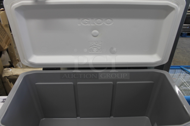 LIKE NEW! Igloo 49548 Marine Ultra 100 Qt. White Cooler with Comfort Grip Handles - Image 4 of 6