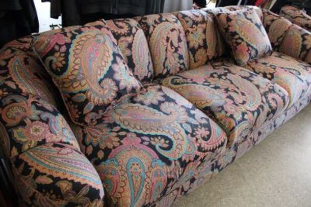 SHOW ROOM QUALITY! Henredon Paisley Patterned 3 Cushion Couch w/ 2 Pillows. - Image 4 of 7