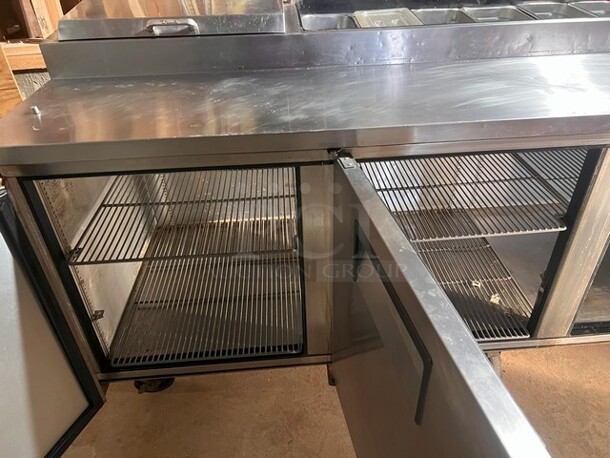 True 93" Pizza Prep Table W/Refrigerated Base on Casters, 115v, Stainless Steel, Missing Center Top Lid and Cutting Board. Very Clean, NOT TESTED 
Model TPP-93 - Image 4 of 6
