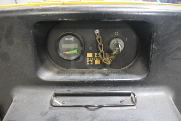 Hyster W65Z Metal Commercial Electric Powered 6,500 Pound Capacity Pallet Jack Lift Jack. BUYER MUST REMOVE. - Image 5 of 7