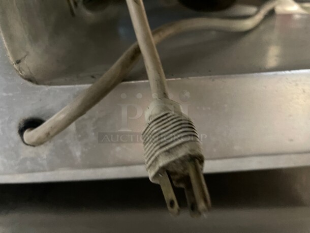 Working! Globe Commercial Meat Slicer NSF 115 Volt Tested and Working! - Image 6 of 6