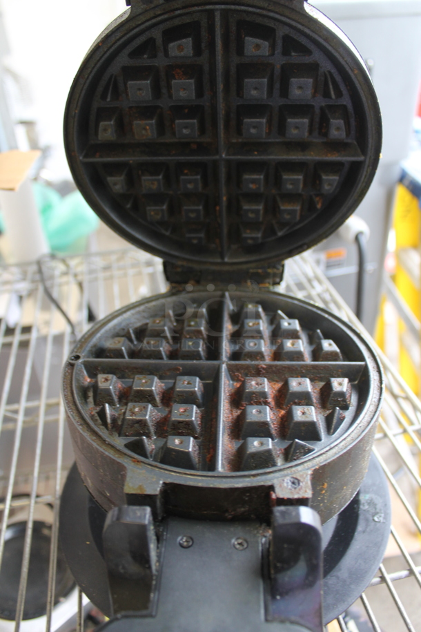 Fohere GH-6005 Metal Countertop Double Rotating Waffle Maker. 120 Volts, 1 Phase. Tested and Working! - Image 3 of 4