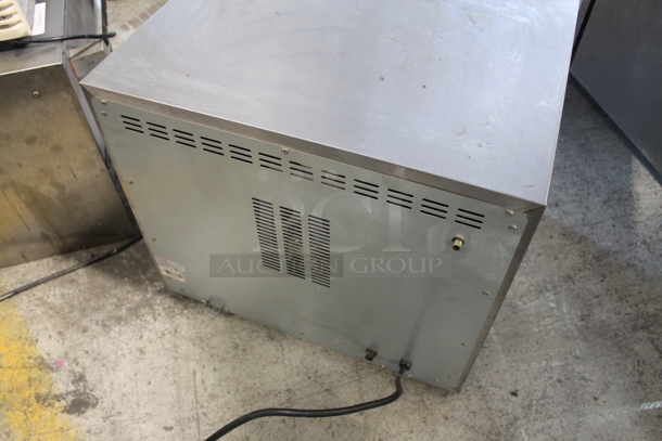 Avantco 177CO28 Stainless Steel Commercial Countertop Electric Powered Convection Oven. 208-240 Volts, 1 Phase. - Image 7 of 9