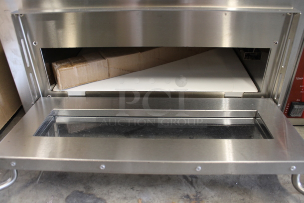 BRAND NEW SCRATCH AND DENT! Avantco 177DPO18DS Stainless Steel Commercial Countertop Electric Powered Single Deck Pizza Oven w/ Cooking Stone. 120 Volts, 1 Phase. Tested and Working! - Image 3 of 5
