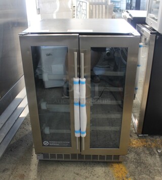 BRAND NEW SCRATCH AND DENT! Danby DBC047D3BSSPR Stainless Steel Commercial 61 Can / 21 Wine Bottle Capacity Cooler Merchandiser. 115 Volts, 1 Phase. Tested and Working!