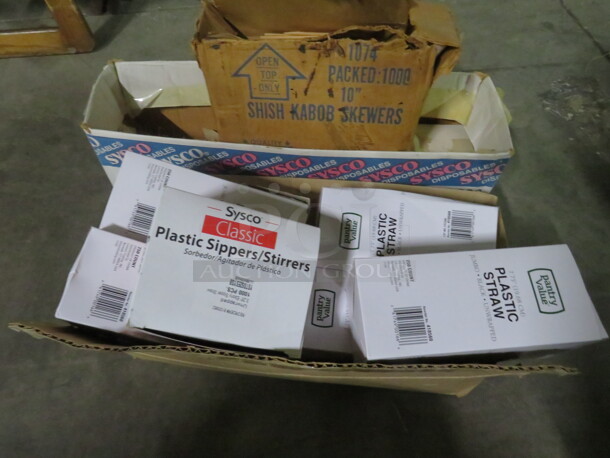 One Lot Of Assorted Straws. - Image 1 of 1