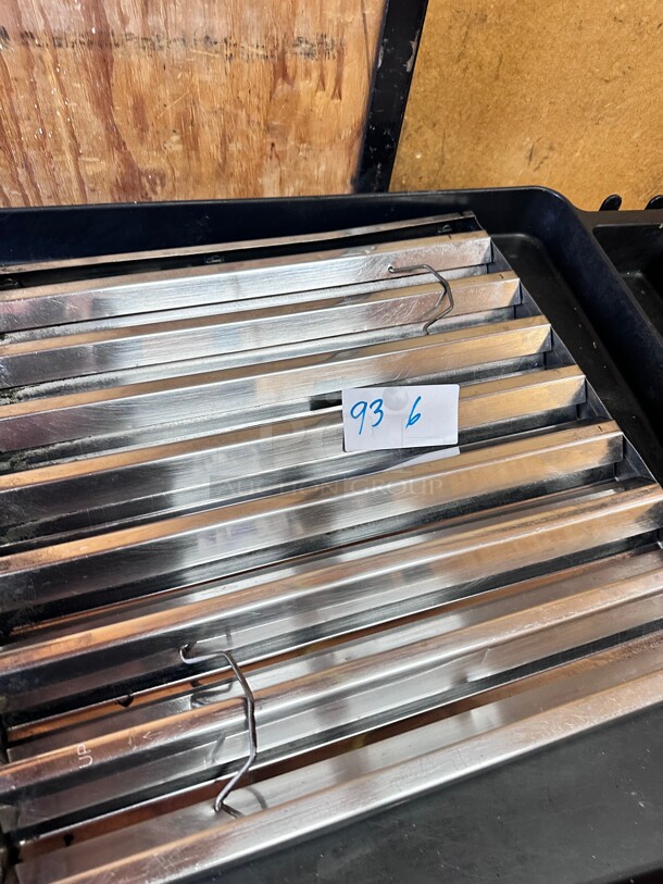 Winco HFS-2020 Hood Baffle Filter - 20 inch  x 20 inch , Stainless Steel NSF - Image 6 of 6