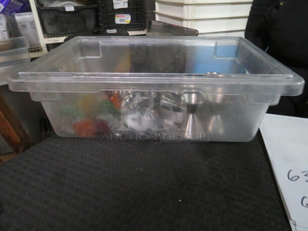 One 8.5 Gallon Food Storage Container.