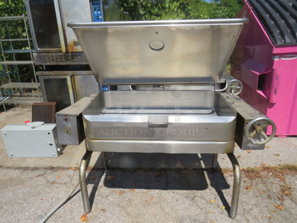 One Groen Tilt Skillet. Model# FPC-4. 208 Volt. 1/3 Phase. 58X37X36