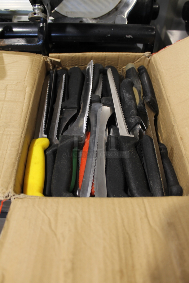 50 SHARPENED Stainless Steel Knives Including Serrated Knives. 50 Times Your Bid!