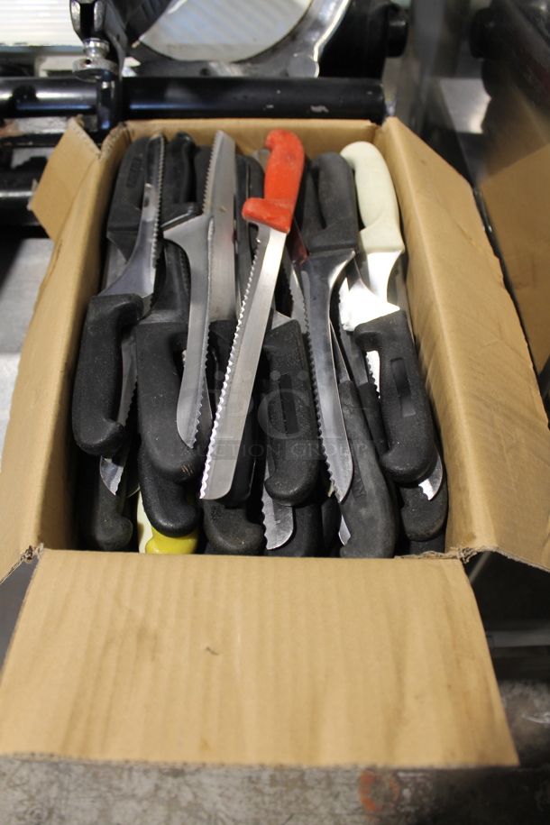 70 SHARPENED Stainless Steel Knives Including Serrated Knives. 70 Times Your Bid!