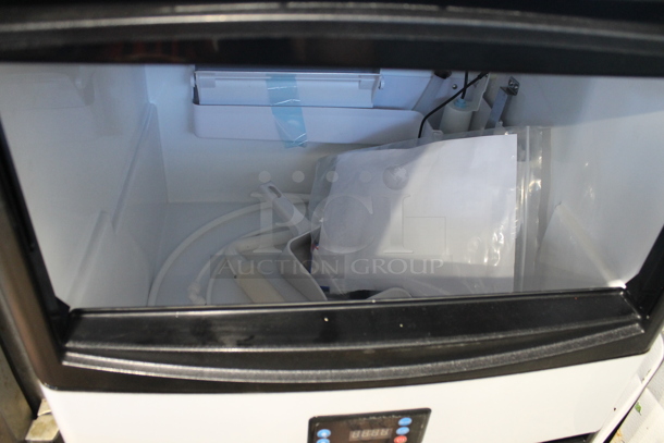 BRAND NEW SCRATCH AND DENT! Hoocoo HCIM-40 Stainless Steel Commercial Undercounter Self Contained Ice Machine. 115 Volts, 1 Phase.  - Image 2 of 4