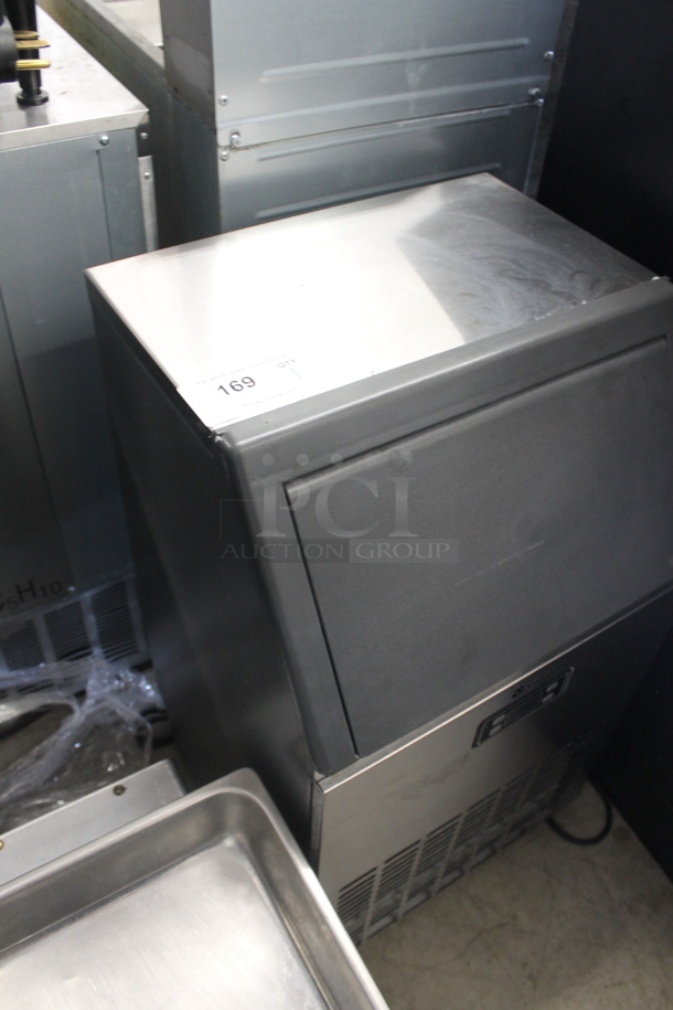 Vremi VRM050692N Stainless Steel Commercial Self Contained Ice Machine. 115 Volts, 1 Phase. - Image 5 of 9