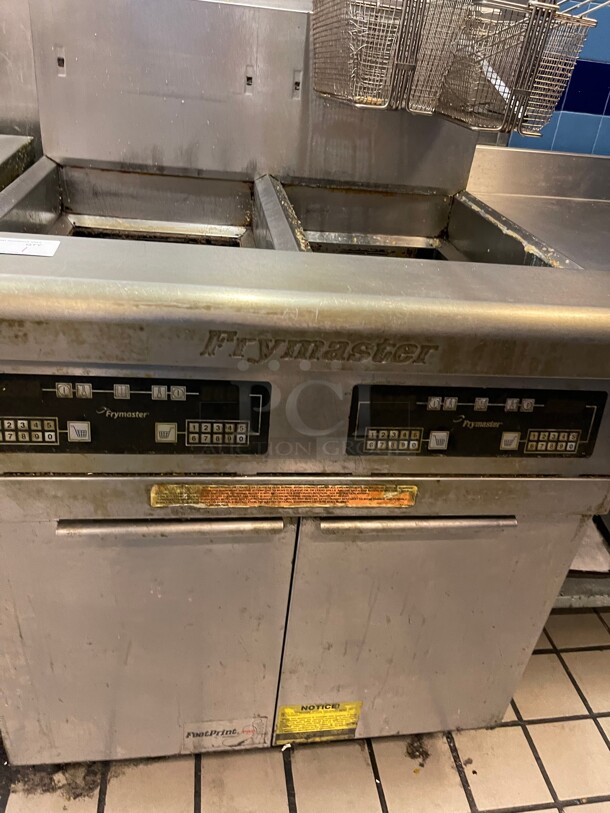 Frymaster FPP235 Gas Fryer - (2) 35 lb Vats, Double Floor Model, With Automatic Filtration System Natural Gas NSF Tested and Working! 31x34x37 - Image 4 of 10