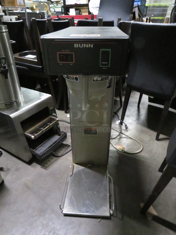 One Bunn 3 Gallon Tea Brewer With Filter Basket. Model# TB3Q. 1730 Watt. 120 Volt. 12X23X34 - Image 1 of 1