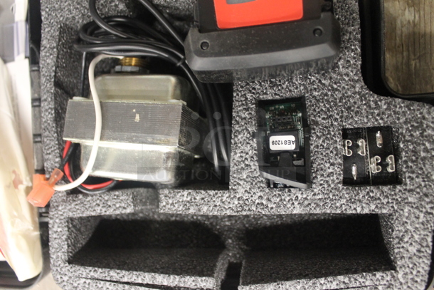 Beckett 750S GeniSys Universal Control Kit w/ Display and Extra Parts in Black Poly Hard Case  - Image 5 of 11