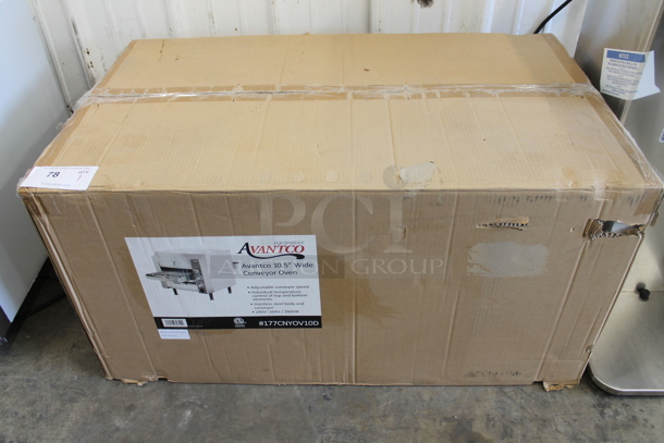 BRAND NEW SCRATCH AND DENT! Avantco 177CNYOV10D Stainless Steel Commercial Countertop Electric Powered Conveyor Pizza Oven. - Image 2 of 2