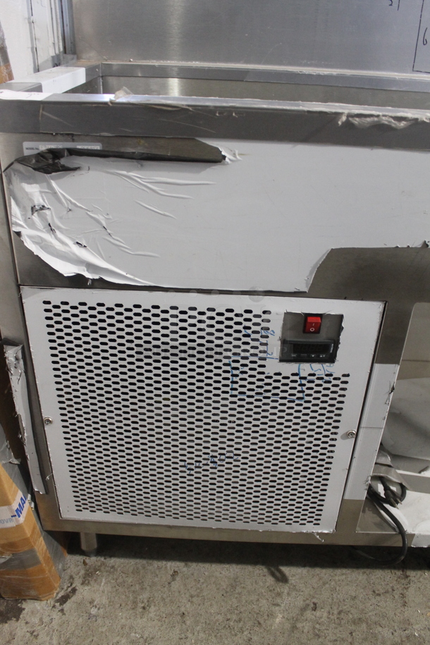 BRAND NEW SCRATCH AND DENT! CustomCool FDM-78SC Stainless Steel Commercial Refrigerated Buffet Station w/ Under Shelf. 115 Volts, 1 Phase. Tested and Working! - Image 3 of 5