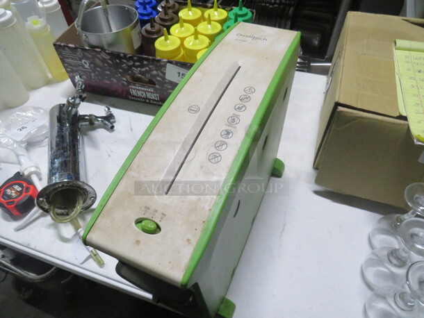 One Omnitech Shredder. Model#QT-535GR. - Image 1 of 2