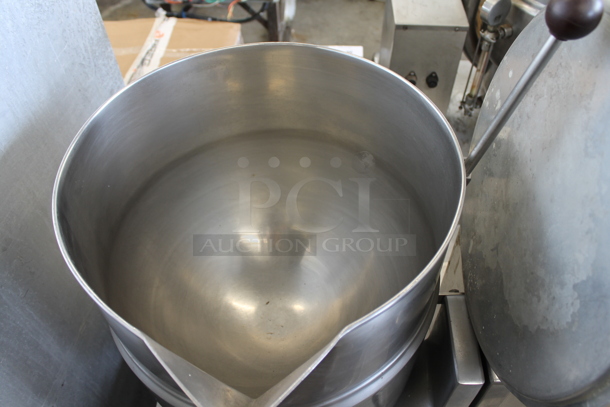 Groen TDB-4 Stainless Steel Commercial Electric Powered 40 Quart Steam Kettle Tilting Kettle. 208 Volts, 3 Phase. - Image 4 of 6