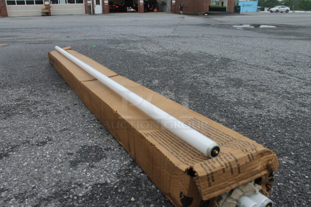 Box of 4 Sylvania Supersaver Fluorescent Tube Lights.  - Image 3 of 6