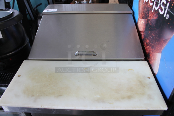 Victory LA-27-SALA Stainless Steel Commercial Sandwich Salad Prep Table Bain Marie Mega Top on Commercial Casters. 115 Volts, 1 Phase. Tested and Working! - Image 2 of 7