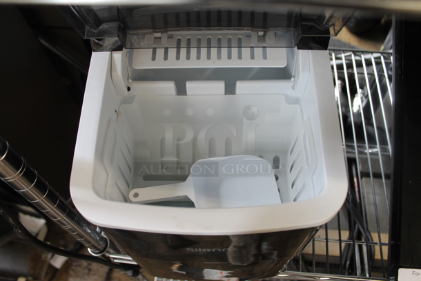 Silonn SLIM01B Metal Commercial Countertop Ice Maker. 115 Volts, 1 Phase.  - Image 2 of 4