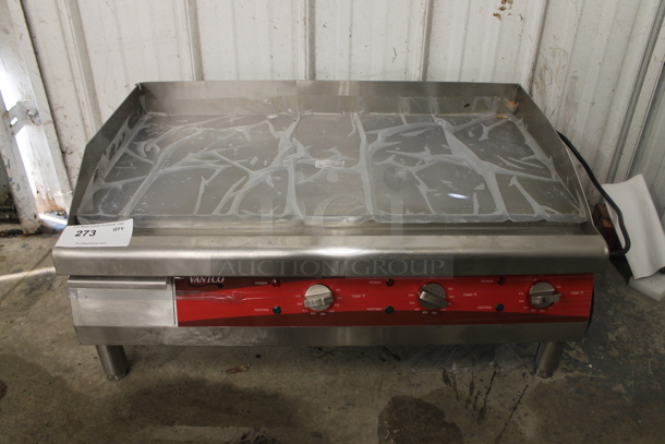 BRAND NEW SCRATCH AND DENT! Avantco 177EG30N Stainless Steel Commercial Countertop Electric Powered Flat Top Griddle. 208/240 Volts, 1 Phase. - Image 1 of 3