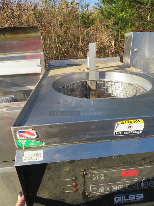 One Giles Electric Pressure Cooker On Casters. Model# GEF-720. 208 Volt. 3 Phase. 24X40X37 - Image 2 of 3