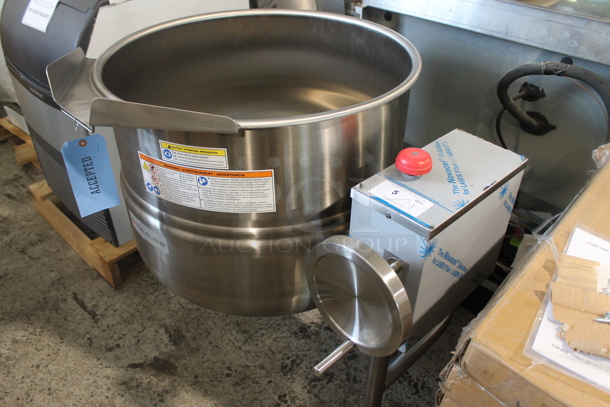 BRAND NEW SCRATCH AND DENT! 2023 Cleveland KDL-40-T Stainless Steel Commercial Floor Style Direct Steam 40 Gallon Steam Kettle.  - Image 2 of 3