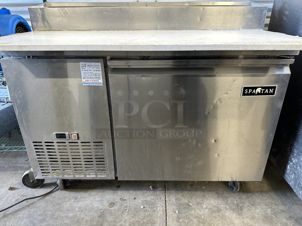 Spartan Stainless Steel Commercial Pizza Prep Table w/ Composite Cutting Board on Commercial Casters. 115 Volts, 1 Phase. Tested and Does Not Power On - Image 5 of 8