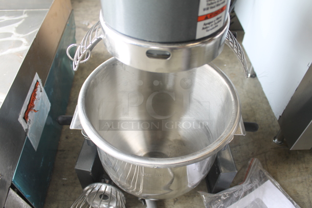 LIKE NEW! Avantco MX10 Metal Commercial Countertop 10 Quart Planetary Dough Mixer w/ Stainless Steel Bowl, Bowl Guard, Whisk and Dough Hook Attachments. 115 Volts, 1 Phase. Unit Has Only Been Used a Few Times! Tested and Working! - Image 9 of 11