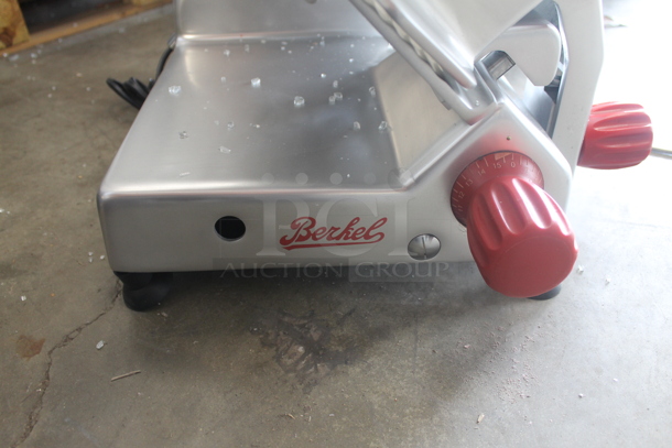 BRAND NEW SCRATCH AND DENT! 2022 Berkel B12-SLC Stainless Steel Commercial Countertop 12" Medium-Duty Gravity Feed Manual Meat Slicer w/ Blade Sharpener. 115 Volts, 1 Phase. Tested and Working! - Image 8 of 9
