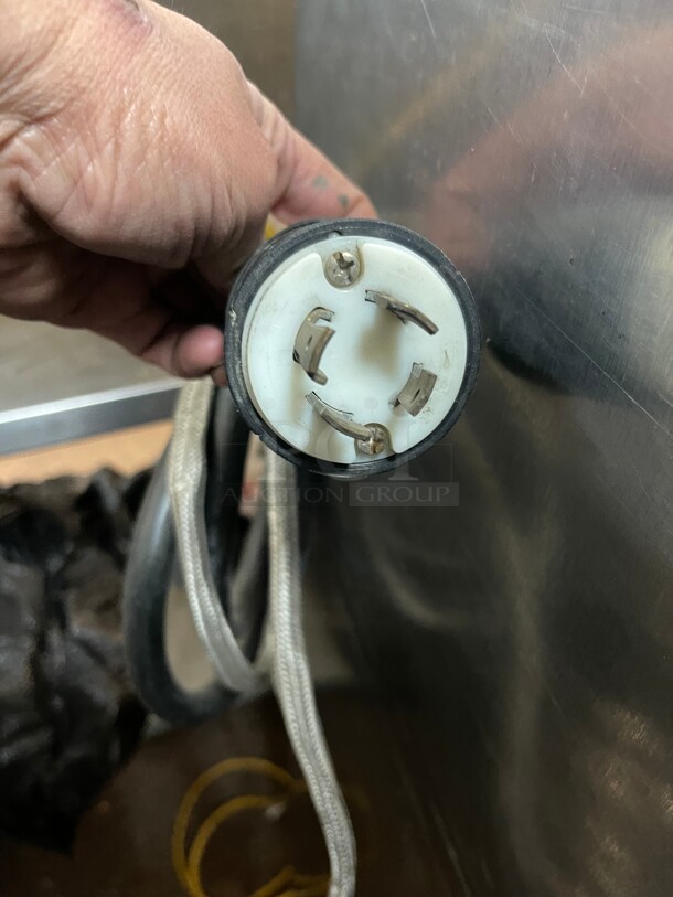 Working! Fetco CBS-61H High Volume Thermal Commercial Coffee Maker - Automatic, 27 gal/hr, 120/208-240v 1  Phase  NSF Tested and Working! - Image 8 of 8