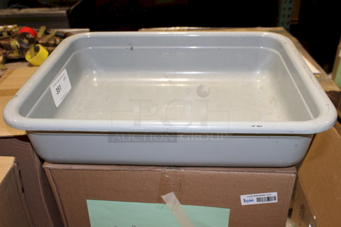 Cambro 1722CBR Regal Cambox 22" x 17" x 5" Plastic Bus Box. 8x Your Bid
