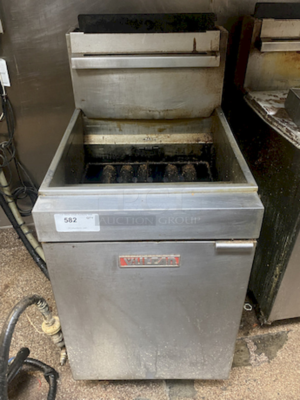  HOLY SMOKES!   Vulcan LG500-1 65-70 lb. Natural Gas Floor Fryer - 150,000 BTU., On Commercial Casters  21x29-1/2x47-5/8  Frying Area:19 1/2