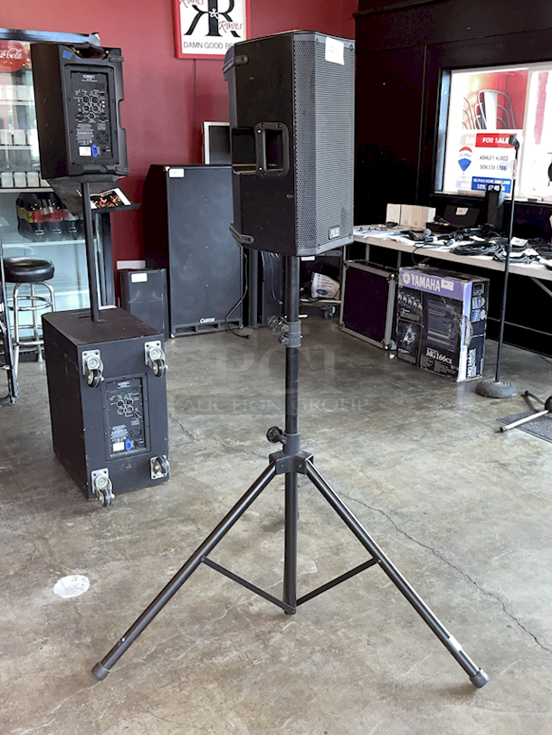 BEAUTIFUL! QSC Speaker Stand AND K10 1000 W 90° Active 10" (250 mm) 2-way PA Loudspeaker. 100-240V ~ 2.3-1.1 A 50/60Hz 12.6" x 11.8" X 20.4" - Image 3 of 5