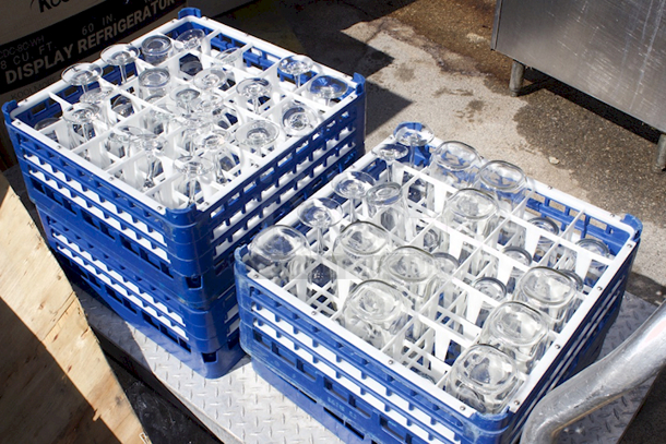 4 Glass Racks Full Of Glasses. 4x Your Bid - Image 2 of 5