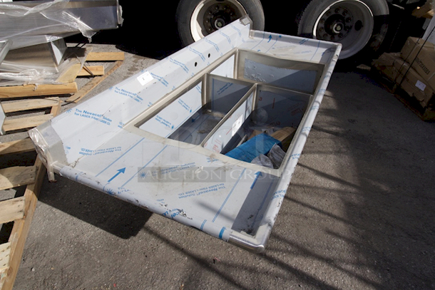 BRAND NEW SCRATCH & DENT! Advance Tabco 18-K5-56 Three Compartment Meat and Platter Sink with Two Drainboards - 91" - Image 5 of 9