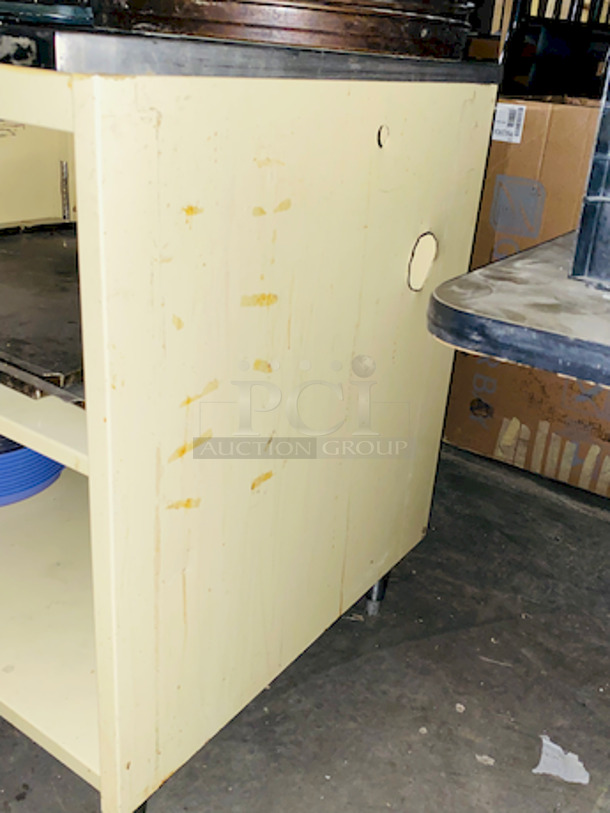 VARIETY LOT! Steel Service Station With Storage, Microwave and Pizza Pans.  - Image 7 of 7