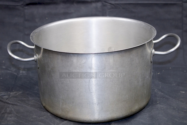 NICE! Pressure Cooker With (4) Various Sized Sauce Pan Lids. 5x Your Bid - Image 2 of 4