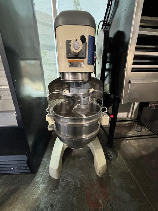 HOBART LEGACY HL661 60 QUART MIXER W/ BOWL, BOWL GUARD, AND HOOK ATTACHMENT - Image 2 of 4