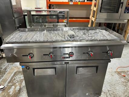Brand New Cookline CCB-60 60" Gas Countertop Radiant Charbroiler - 150,000 BTU
Charbroiler only Bottom freezer not included 