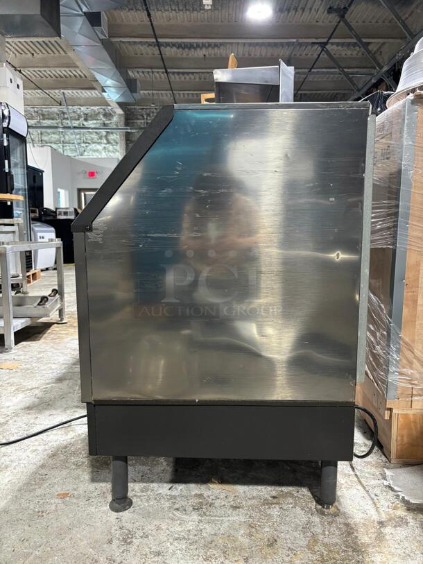 Manitowoc Ice 30"W Full Cube NEO Undercounter Ice Machine - 278 lbs/day, Air Cooled
 - Image 8 of 9