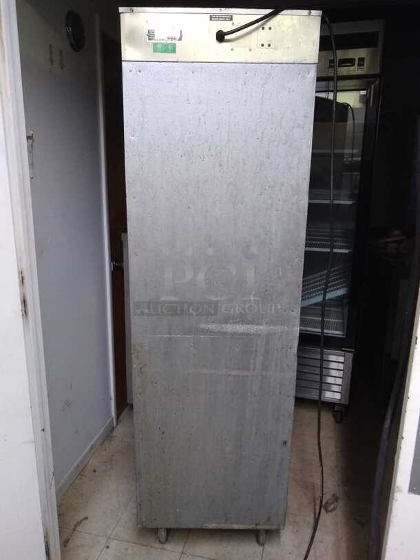 Alto-Shaam 1000-UP/P Mobile 8 Pan Dutch Door Low Temperature Holding / Proofing Cabinet with Window Doors

 - Image 3 of 4