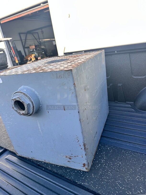 Commercial Heavy Duty Grease Interceptor Trap 100 lbs. / 50 GPM NSF Great for New Restaurant  - Image 4 of 6